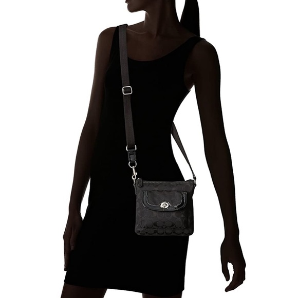 COACH Turn-Lock Front Pocket Crossbody in Signature C Black Jacquard.
Pristine. - Picture 5 of 7
